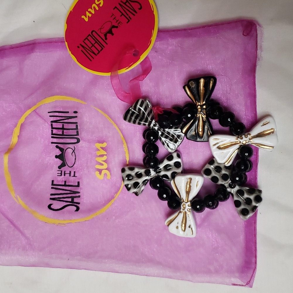 STQ black & white bow bracelet